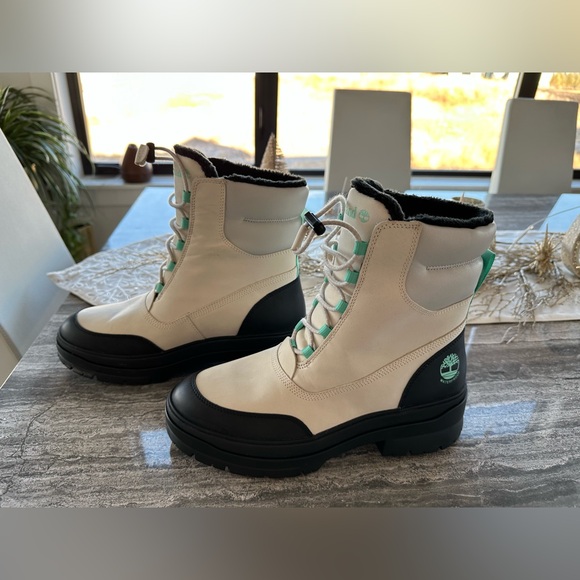 NWOT Women’s TIMBERLAND Boot 91/2 - Picture 10 of 11